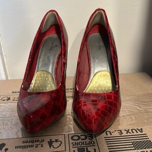 Spring stiletto size 9